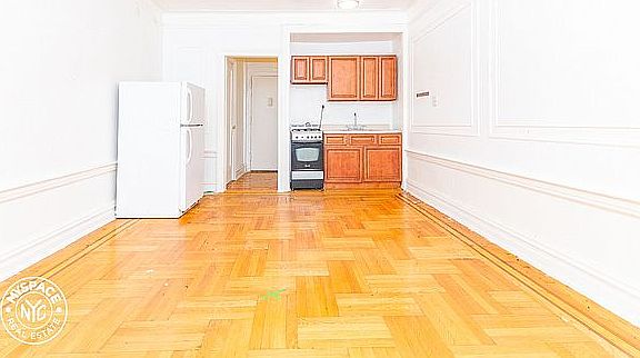 3rd image of 377 Montgomery St #D36