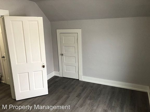 3rd image of 311 N Emerson Ave APT 2