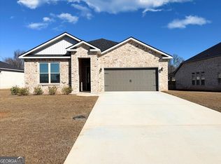 417 Otters Ridge Dr, Kathleen, GA