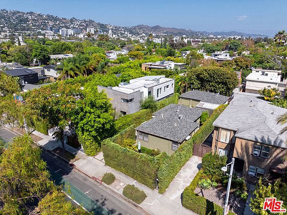 3rd image of 350 N San Vicente Blvd