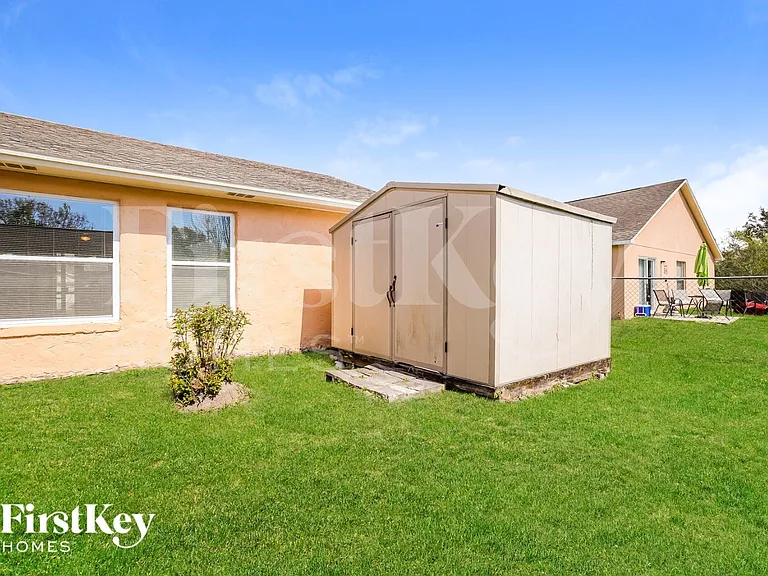 724 Dromedary Dr — Photo 15