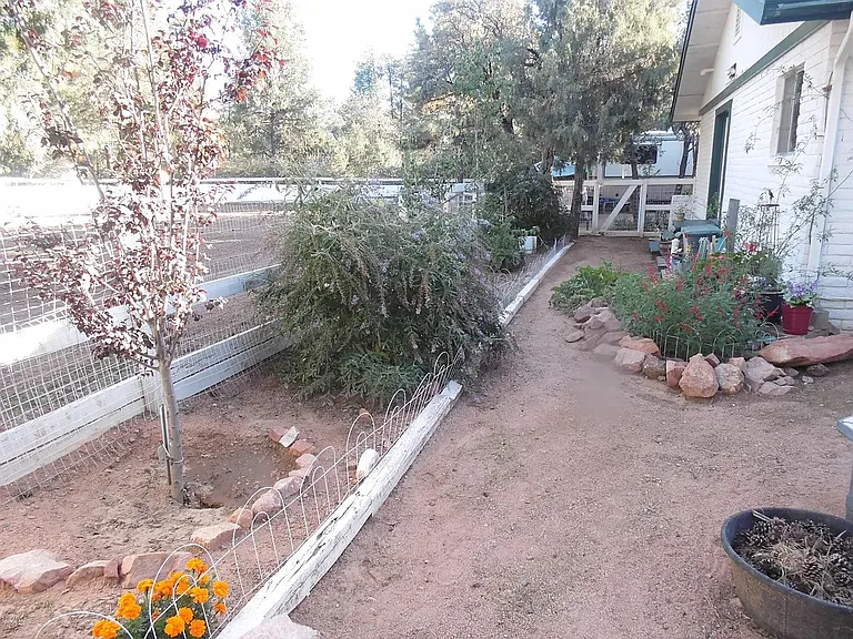 605 N Spur Dr #B — Photo 7