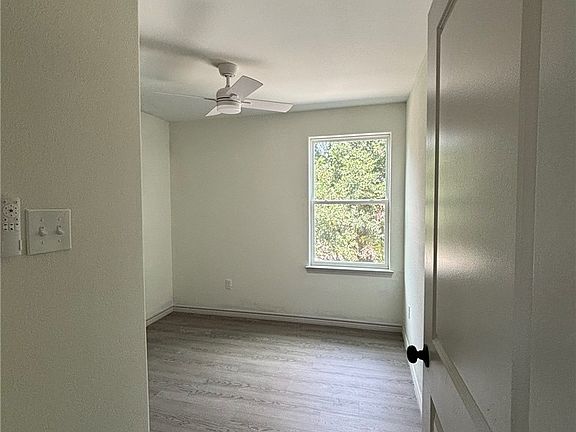 5th image of 224 Spruce St