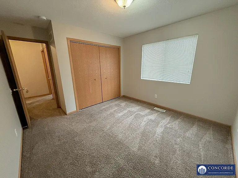 1911 W Lake St — Photo 15