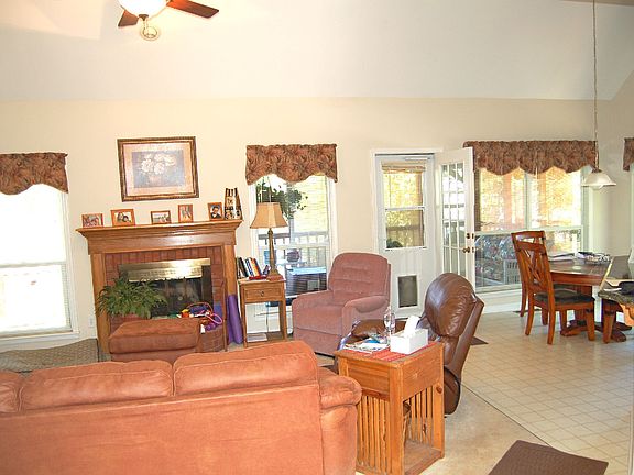 3rd image of 1659 Hickory Wood Ct