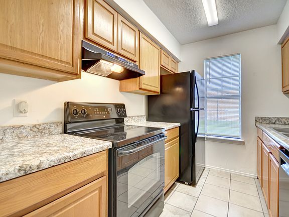 5th image of 1912 Bernice St APT D