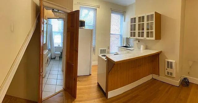 604 Constitution Ave NE #1 — Photo 3
