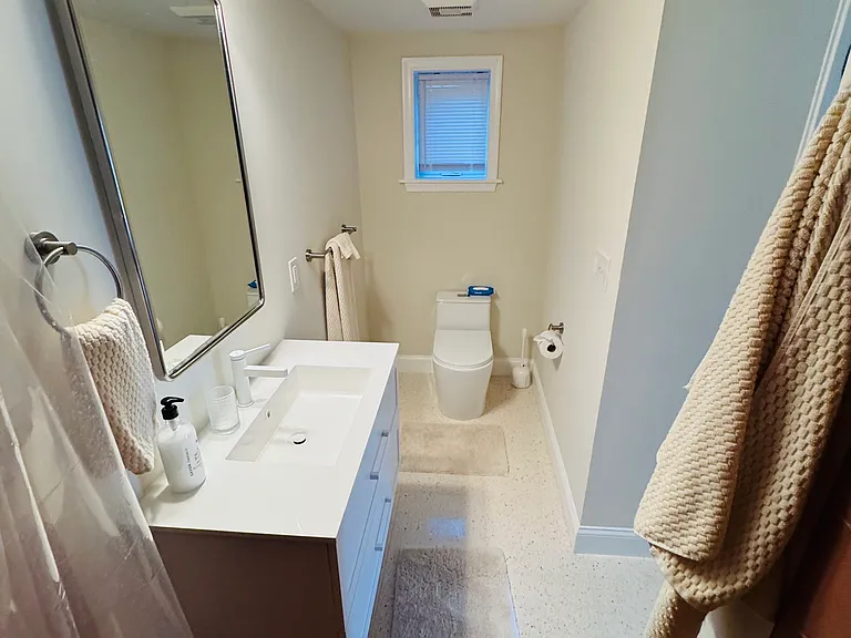 3309 Highwood Dr SE — Photo 16