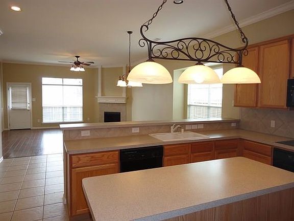 5th image of 6400 Candletree Ln