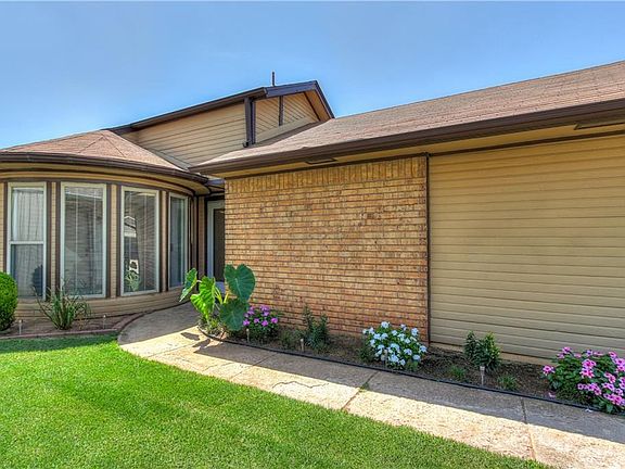 3rd image of 2318 Cedar Brook Dr