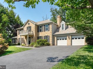 11782 Hollyview Dr, Great Falls, VA