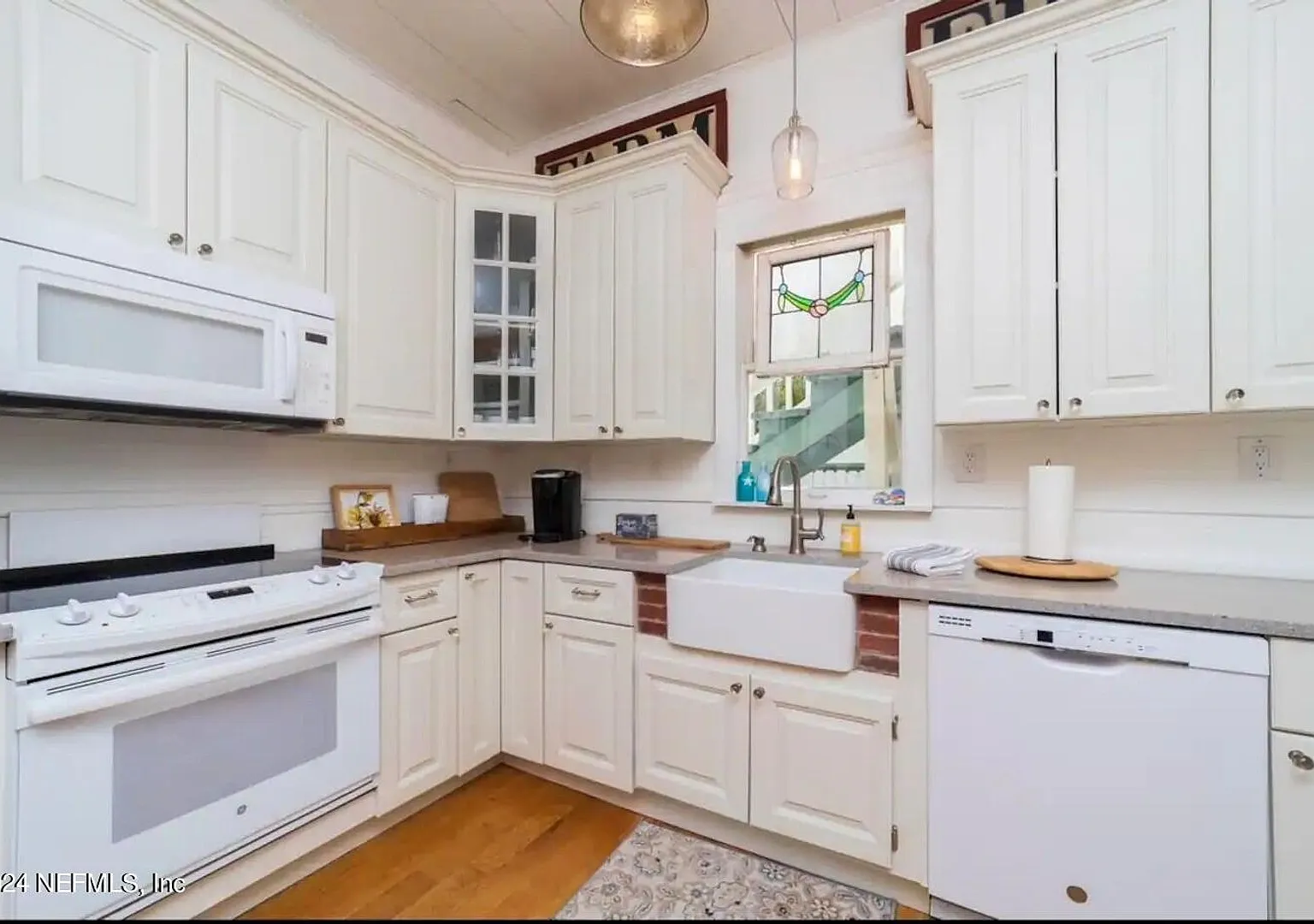 251 Charlotte St — Photo 2