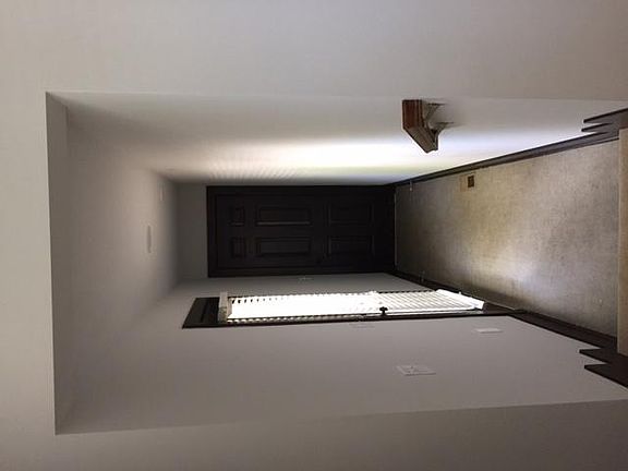 5th image of 98 W Rich St