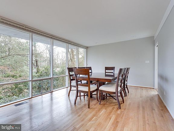 5th image of 2321 Kimbro St