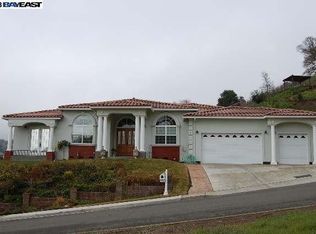 121 Midship Dr, Hercules, CA 94547