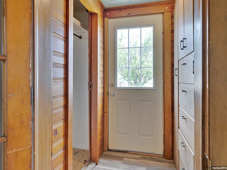 227 Garfield Ave — Photo 4