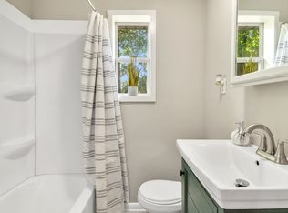 1030 Leslie St, Lansing, MI 48912