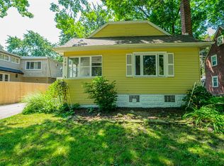 140 Elmwood Pl, Crown Point, IN 46307