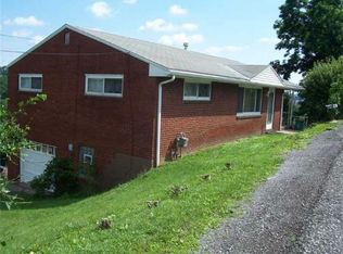 9 Wylie Ave, Strabane, PA 15363