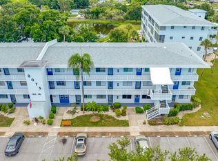 8075 112th St APT 104, Seminole, FL 33772
