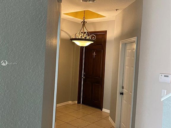 2nd image of 788 Pipers Cay Dr #172