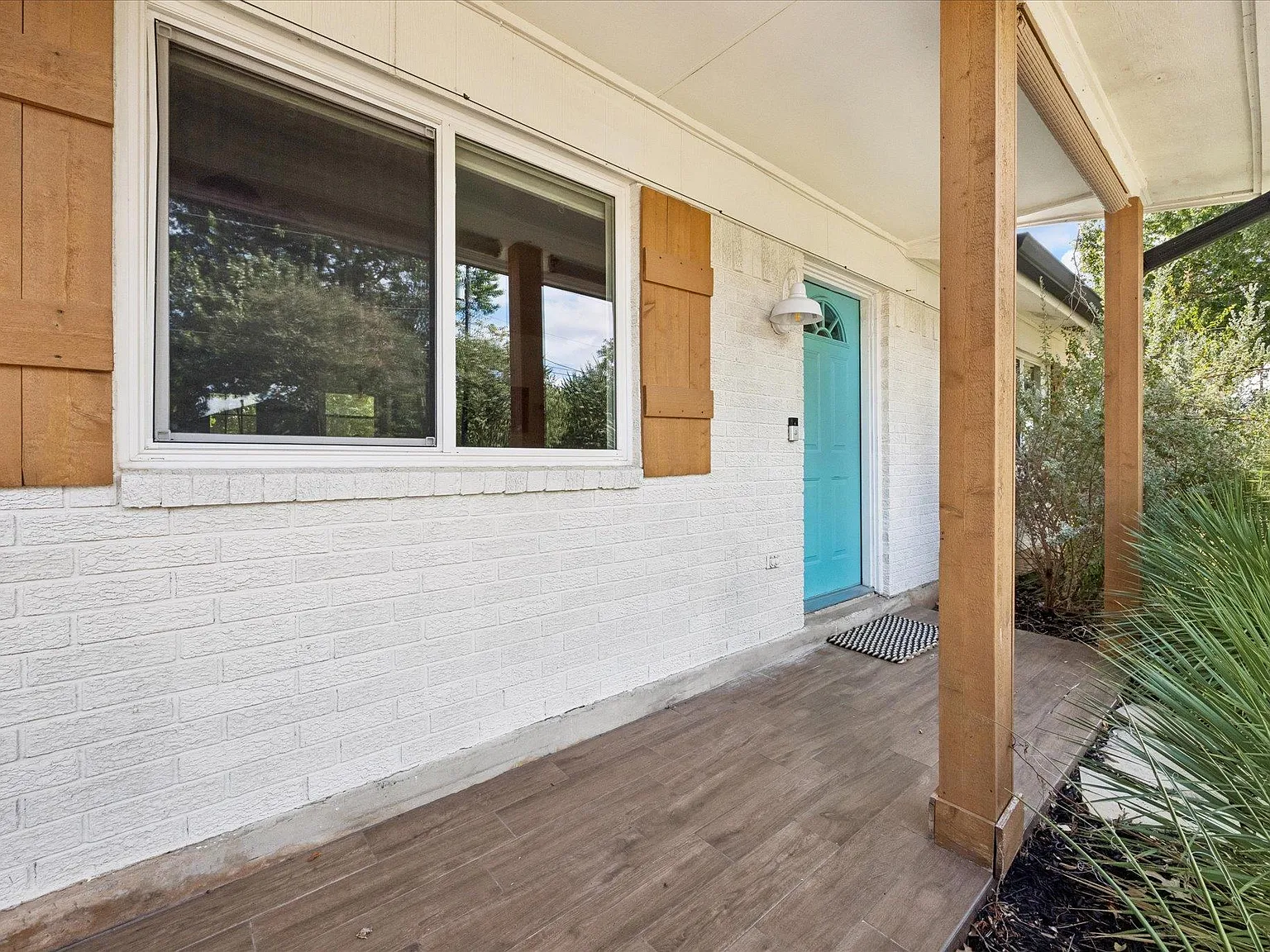 3 bed, 1.5 bath, 1274 sqft, $2,500 — Photo 2