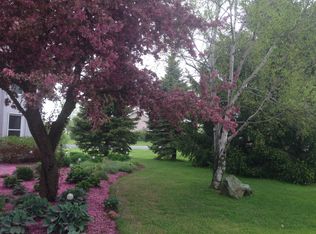 2017 Green Meadow Dr, Delavan, WI 53115