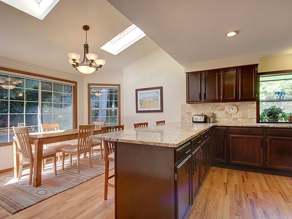 4th image of 15341 185th Ave NE