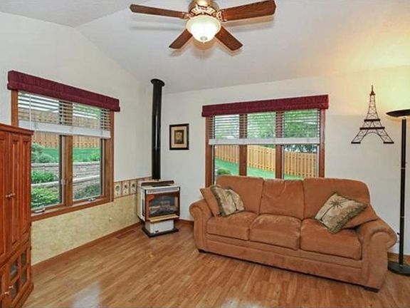5th image of 2515 Hackberry Dr