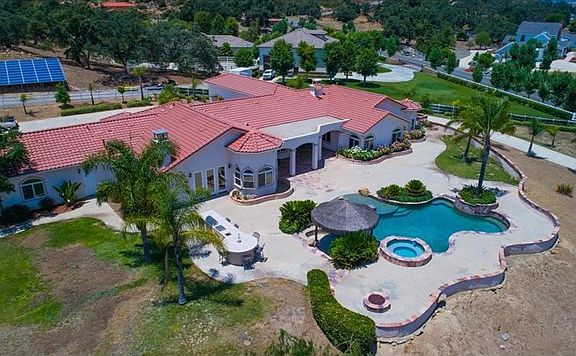 3rd image of 42800 Avenida Escala