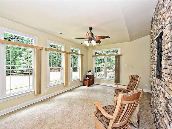 4th image of 2563 Berne Ln
