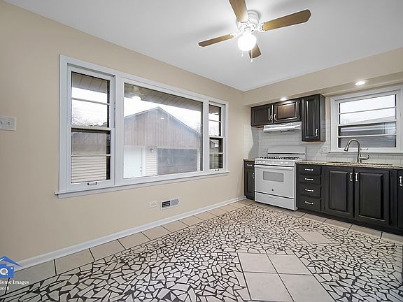 5th image of 38 Blackhawk Dr