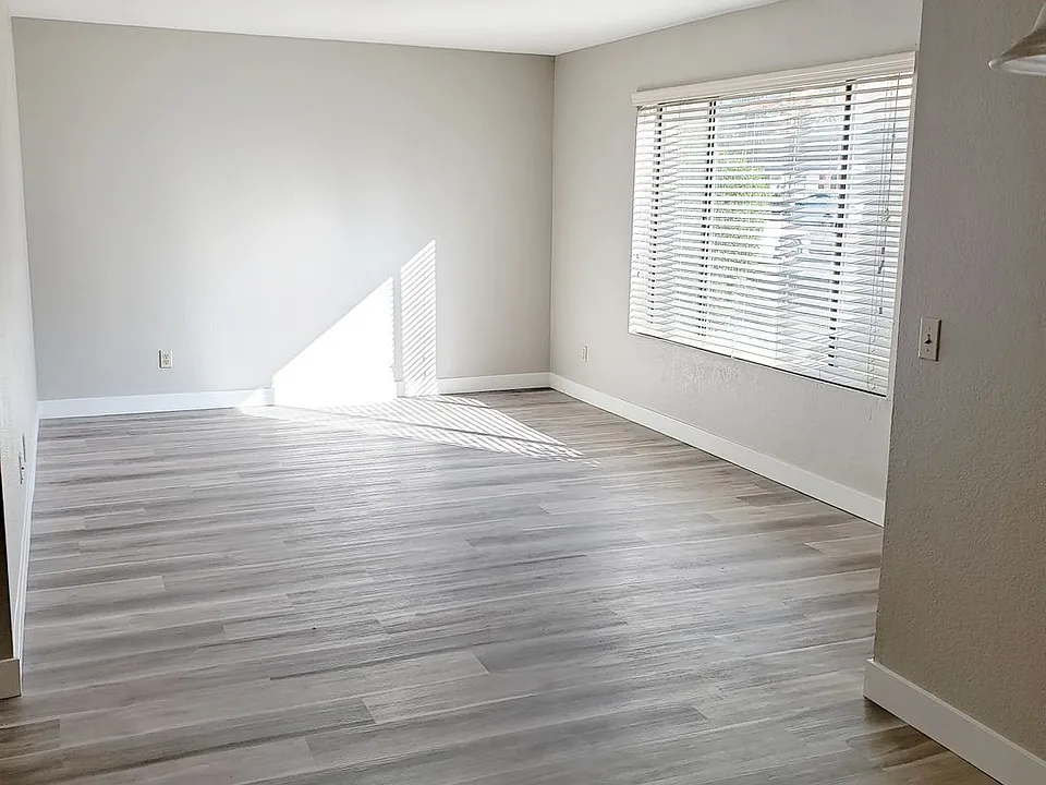 1402 E Guadalupe Rd #132