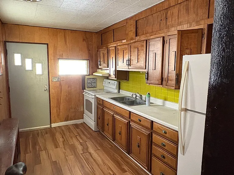 1557 Cotton St #2 — Photo 7