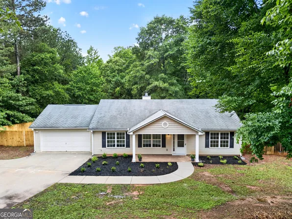 48 Fawn Dr, Grantville, GA 30220