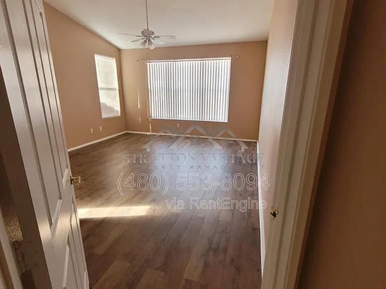 6714 W Wahalla Ln — Photo 2