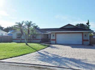 1890 SE Madison St, Stuart, FL 34997