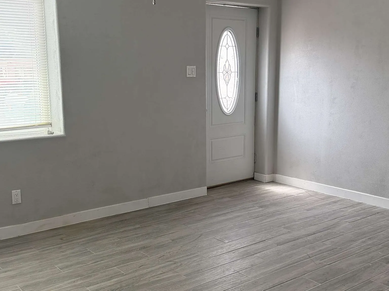 130 Oxford Dr — Photo 3