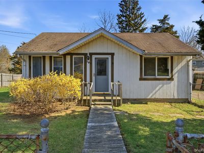 10 Howe Street, Huntington Station, NY, 11746