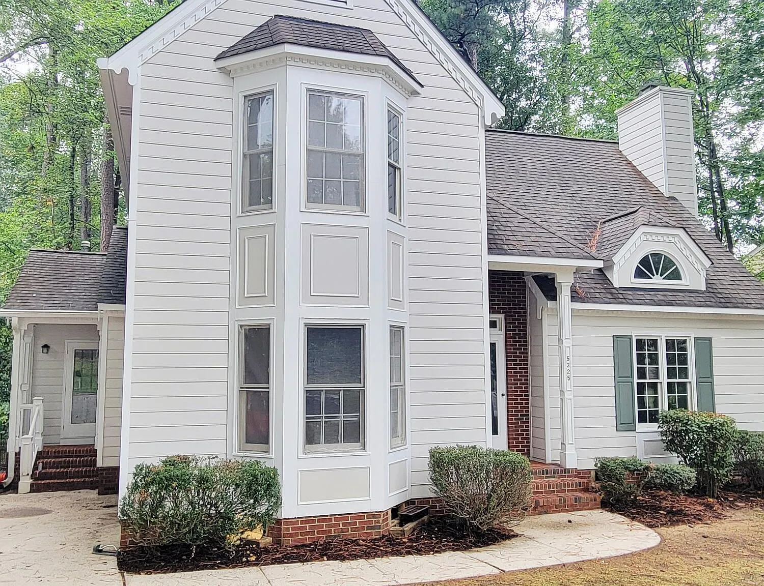 3 bed, 2.5 bath, 2028 sqft, $2,495 — Photo 2
