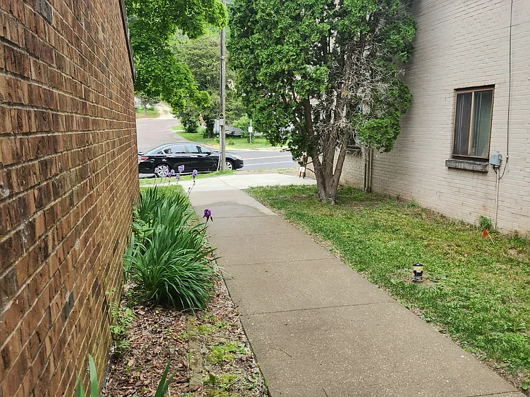 Winneshiek Apartments — Photo 7