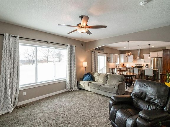 3rd image of 4925 Kelsey Dr
