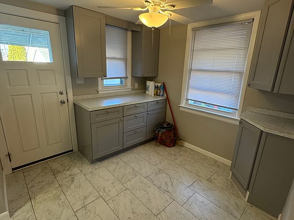 3rd image of 303 Jansen Ave