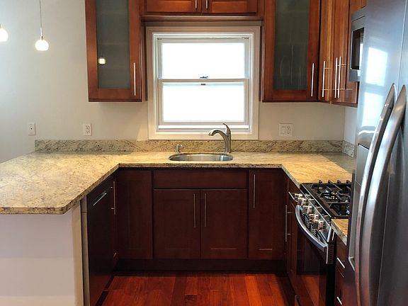 2nd image of 228 Divisadero St