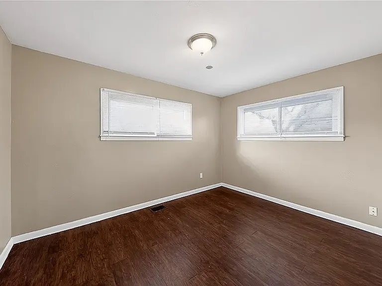 4635 Owens Dr — Photo 7