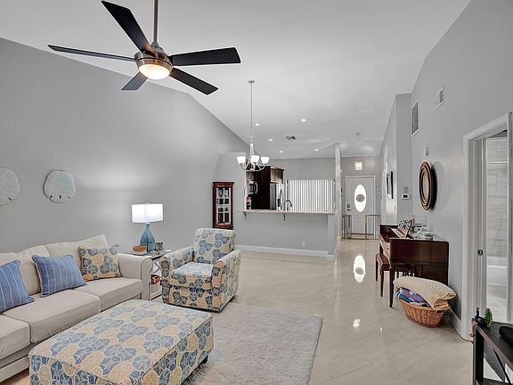 2nd image of 5009 E Lakes Drive #5009