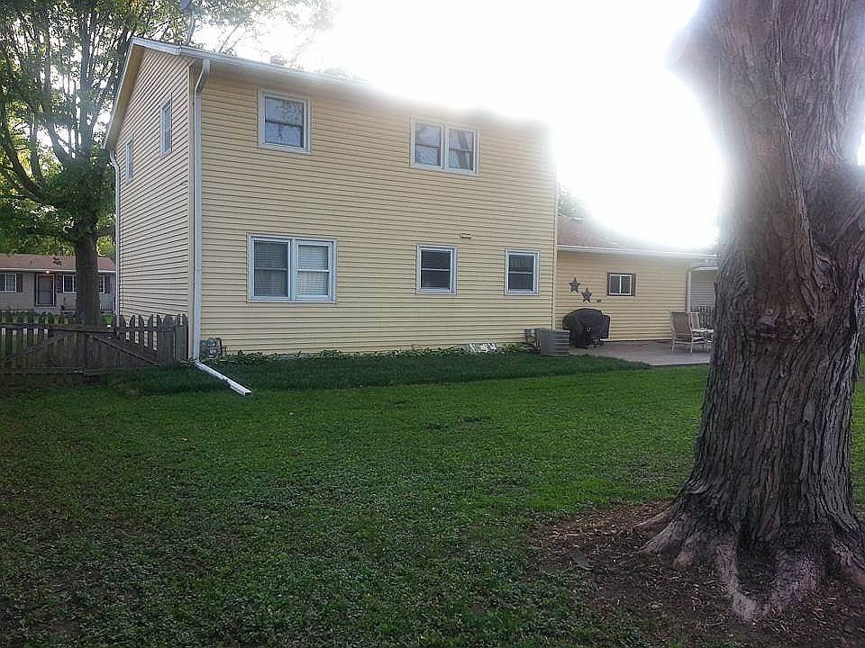 2nd image of 1411 W 2nd St
