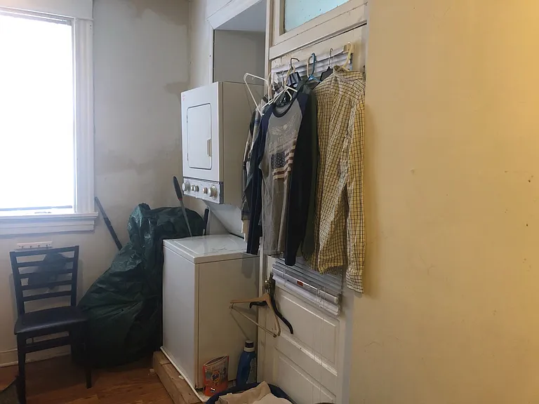 2826 Monument Avenue — Photo 3