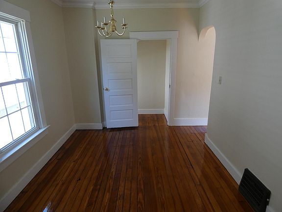 2nd image of 216 Heaton Ave