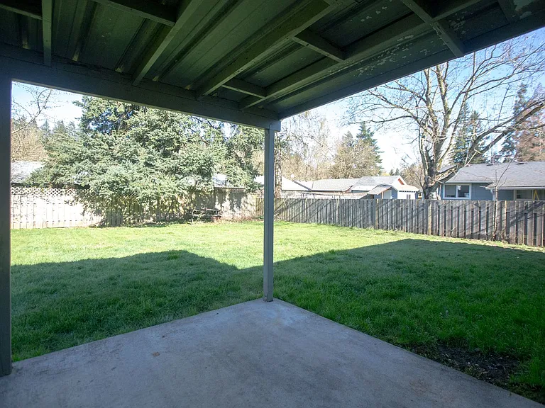 375 Sycamore Ave — Photo 14